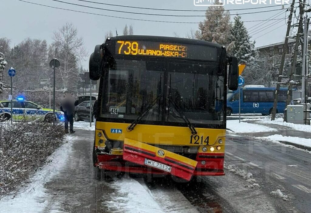 Audi sürücüsü kavşakta geçiş üstünlüğünü zorladı ve belediye otobüsüne çarptı 1 Audi surucusu kavsakta gecis ustunlugunu zorladi ve belediye otobusune carpti 25060