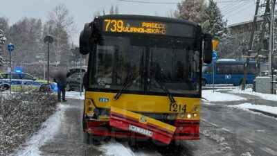 Audi sürücüsü kavşakta geçiş üstünlüğünü zorladı ve belediye otobüsüne çarptı 3 Audi surucusu kavsakta gecis ustunlugunu zorladi ve belediye otobusune carpti 25060