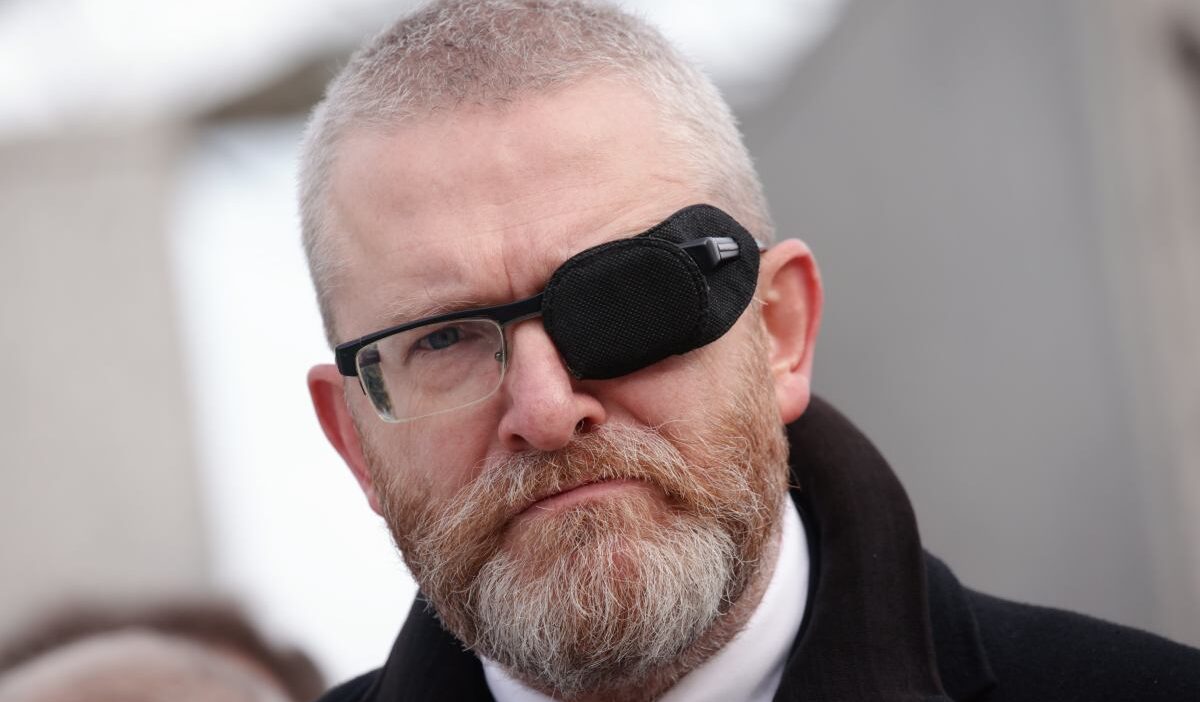 Avrupa parlamentosu kararini verdi dokunulmazligi olmayan grzegorz braun 22896