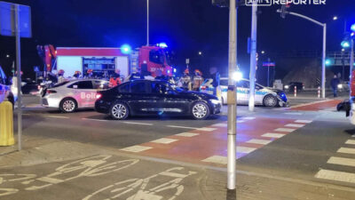 Baska bir polis arabasi kaza yapti kirmizi isikta sinyallerin uzerine surduler 21922