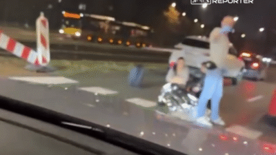 Bemowo bolgesinde bir cocugun carpmasinin ardindan cankurtaran ilk yardimda bulundu 21010