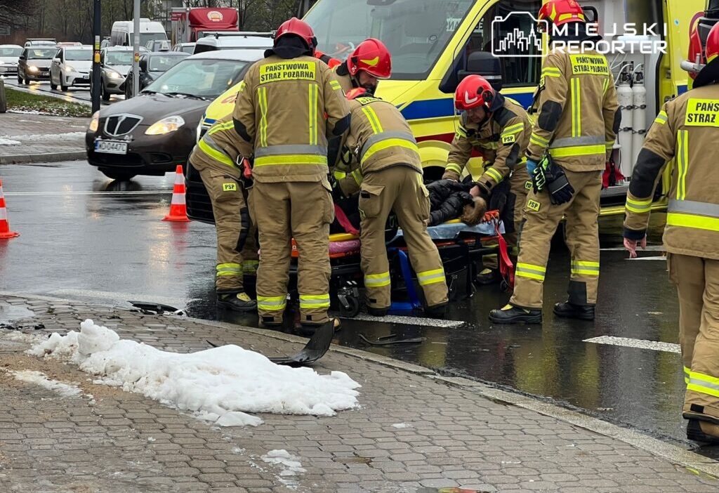 Bielany de ciddi kaza gecit kapandi uc kisi hastanede 25710