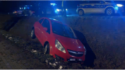 Bir anlık dikkatsizlikten faydalandı. Ukrayna vatandaşı bir paket mağazasının altından bir araba çaldı. Kovalamaca sırasında bir polisin ayağını ezdi. Ateş açıldı 3 Bir anlik dikkatsizlikten faydalandi ukrayna vatandasi bir paket magazasinin altindan bir araba caldi kovalamaca sirasinda bir polisin ayagini ezdi ates acildi 25751