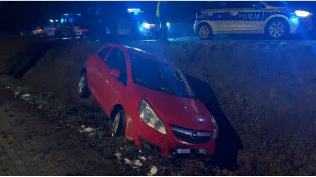 Bir anlik dikkatsizlikten faydalandi ukrayna vatandasi bir paket magazasinin altindan bir araba caldi kovalamaca sirasinda bir polisin ayagini ezdi ates acildi 25751