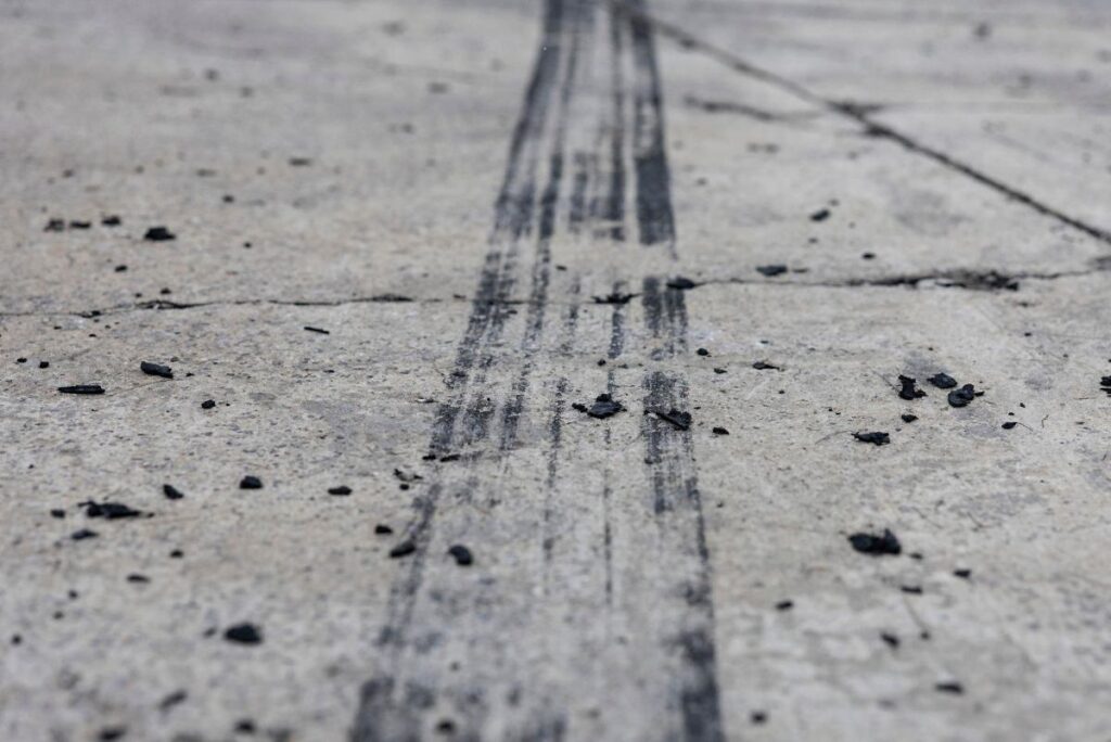 bir arabaya carpti ve kacti bydgoszcz da yol verme kavgasinin trajik finali 25102