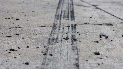 Bir arabaya çarptı ve kaçtı. Bydgoszcz'da yol verme kavgasının trajik finali 3 Bir arabaya carpti ve kacti bydgoszcz da yol verme kavgasinin trajik finali 25102