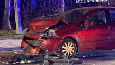 Bir fiat surucusu targ wek te bir renault nun arkasina carpti surucu ve yolcu yaya olarak kacti 23391