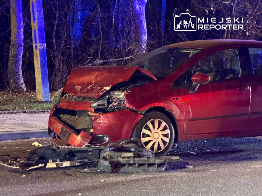 bir fiat surucusu targ wek te bir renault nun arkasina carpti surucu ve yolcu yaya olarak kacti 23391