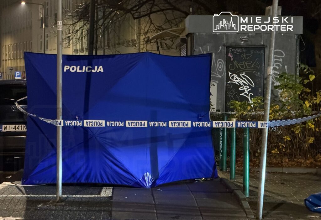 Bir kadin kaldirimda oldu polis olay yerinde calisiyordu 23744