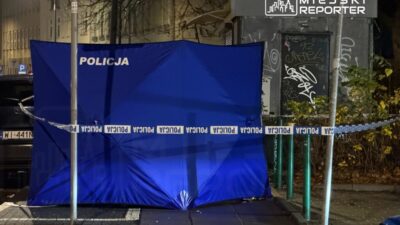 Bir kadin kaldirimda oldu polis olay yerinde calisiyordu 23744