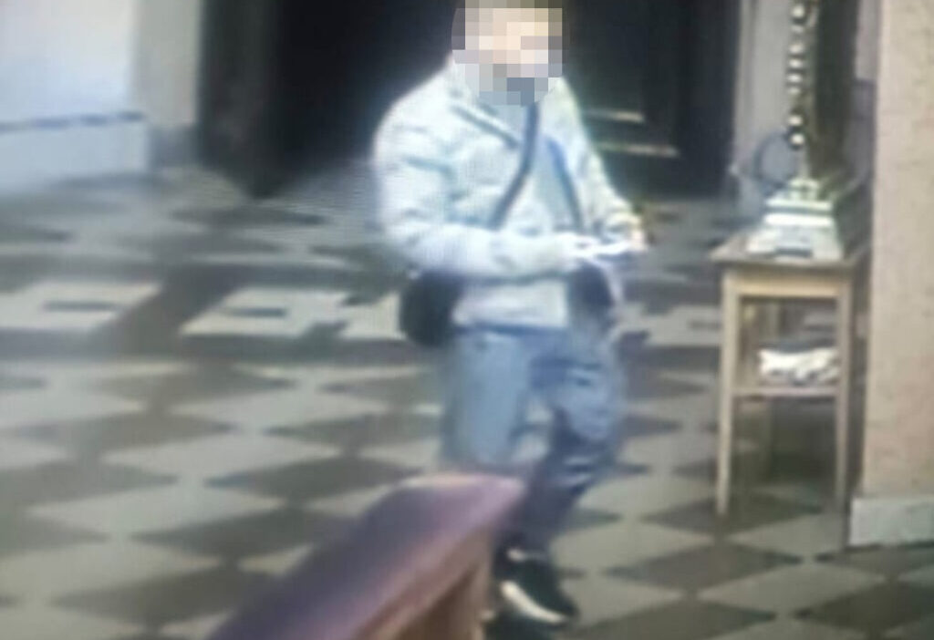 Bir kilise kumbarasindan 4 000 pln caldi fail ostroleka suclularinin elinde 24184