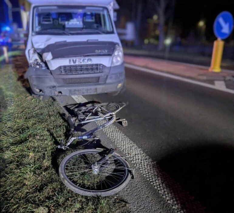 Bir olumlu kaza daha yaya gecidinde bir minibusun carptigi bisikletli oldu 22994