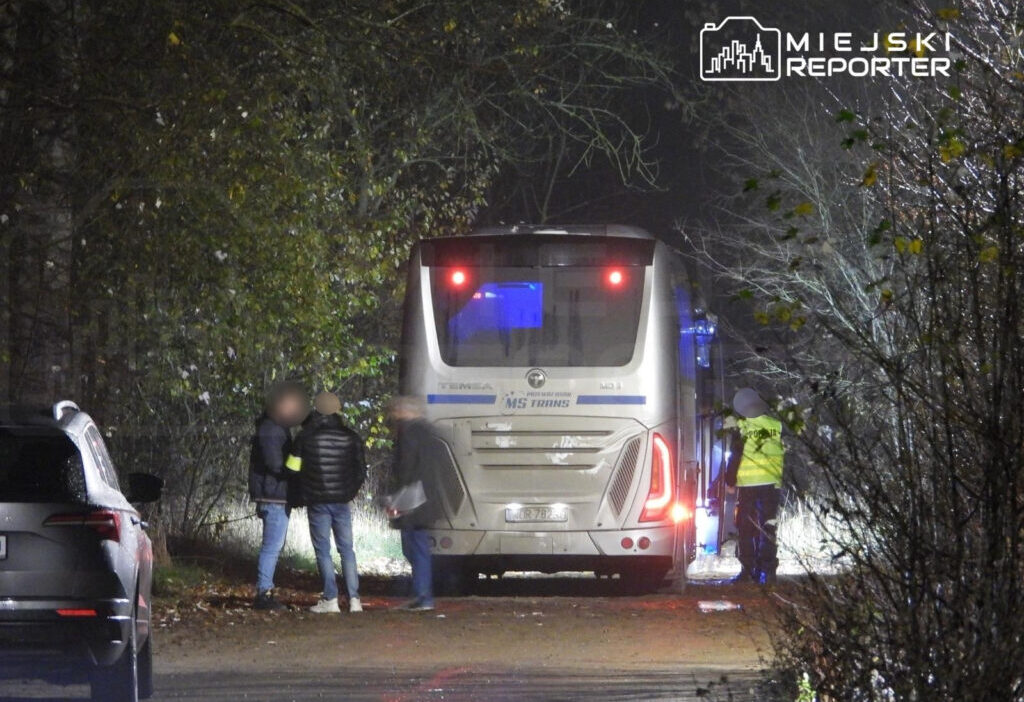 Bir yolcu otobusunu ters cevirdi ve bir yayaya carparak olumune neden oldu 36 yasindaki adam oldu 22218