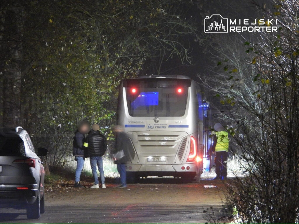 bir yolcu otobusunu ters cevirdi ve bir yayaya carparak olumune neden oldu 36 yasindaki adam oldu 22218
