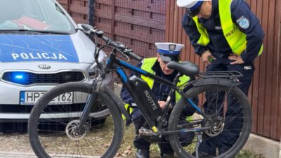 Bisiklet surucusu kaldirima basmis ve devrilmistir dusme sonucunda basini kaldirima carpti adam hayata donduruldu bir lpr helikopteri inis yapti 26472