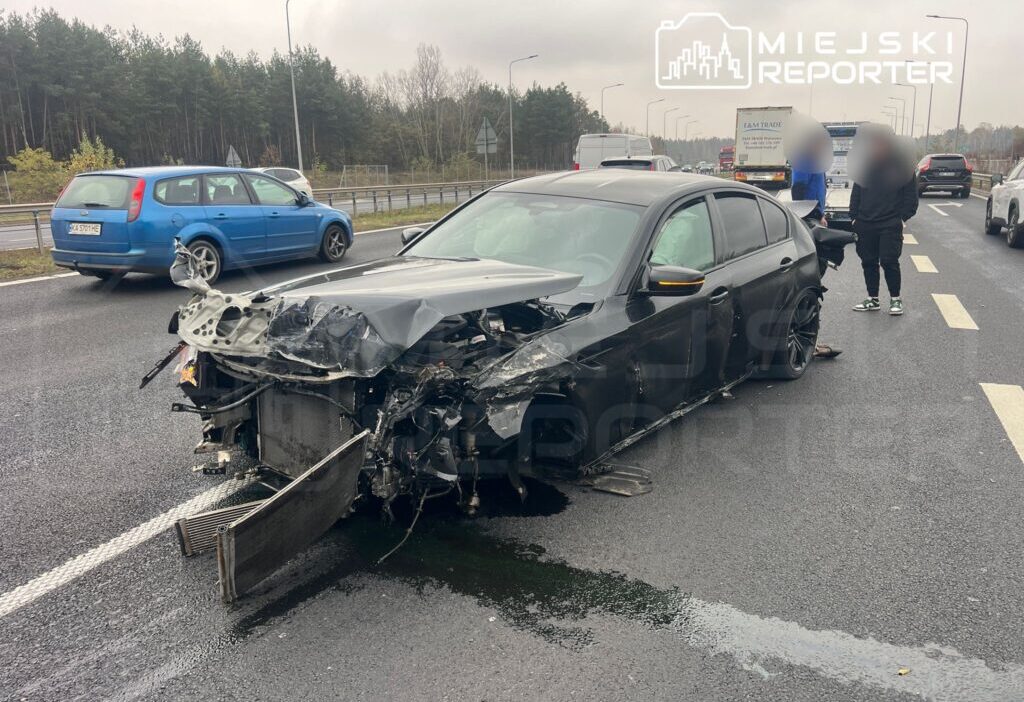 Bmw surucusu hizini yol kosullarina gore ayarlamadi ve s8 guzergahindaki bariyerlere elektrik diregine ve gurultu bariyerlerine carpti 22341