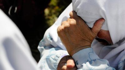 Bosna da urkutucu turizm keskin nisanci turistlere sivilleri vurmalari icin para odendi 22878