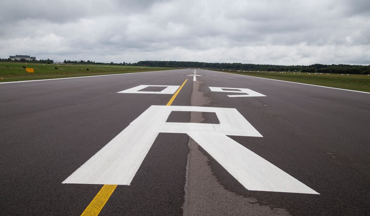 Bruksel havaalani felc oldu dronlar neden oldu 21194