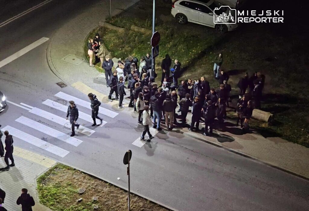 Cadilar bayrami partisi kontrolden cikti kafes yikildi polis mudahale etti 20678