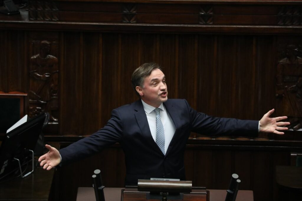 carlik ziobra yi uyardi ve 2007 sabahini hatirlatti budapeste seni kurtaramayacak 21254