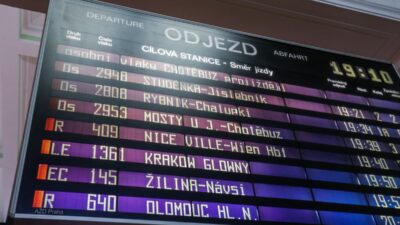 Çek cumhuriyeti'nde düzinelerce tren durma noktasına geldi. Birisi gerekli kabloları çaldı 2 Cek cumhuriyeti nde duzinelerce tren durma noktasina geldi birisi gerekli kablolari caldi 20807