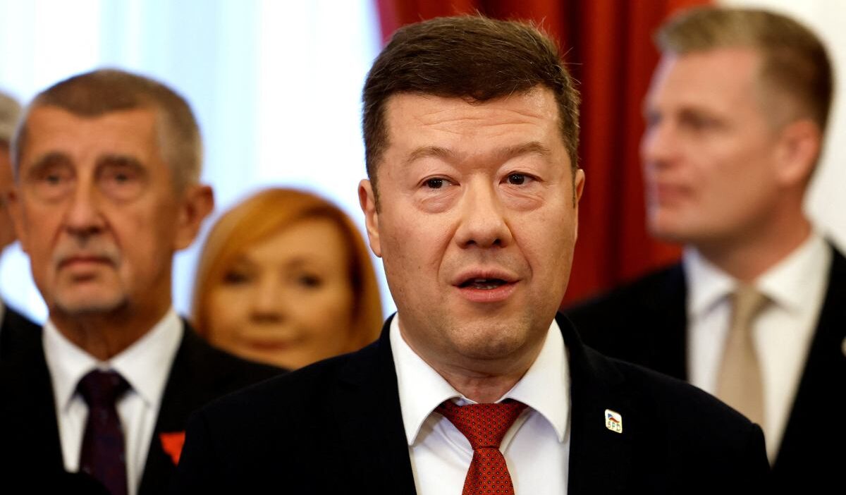 Cek cumhuriyeti nde siyasi huzursuzluk temsilciler meclisi baskani secildi rusya yanlisi bir soylem yayiyor 21469