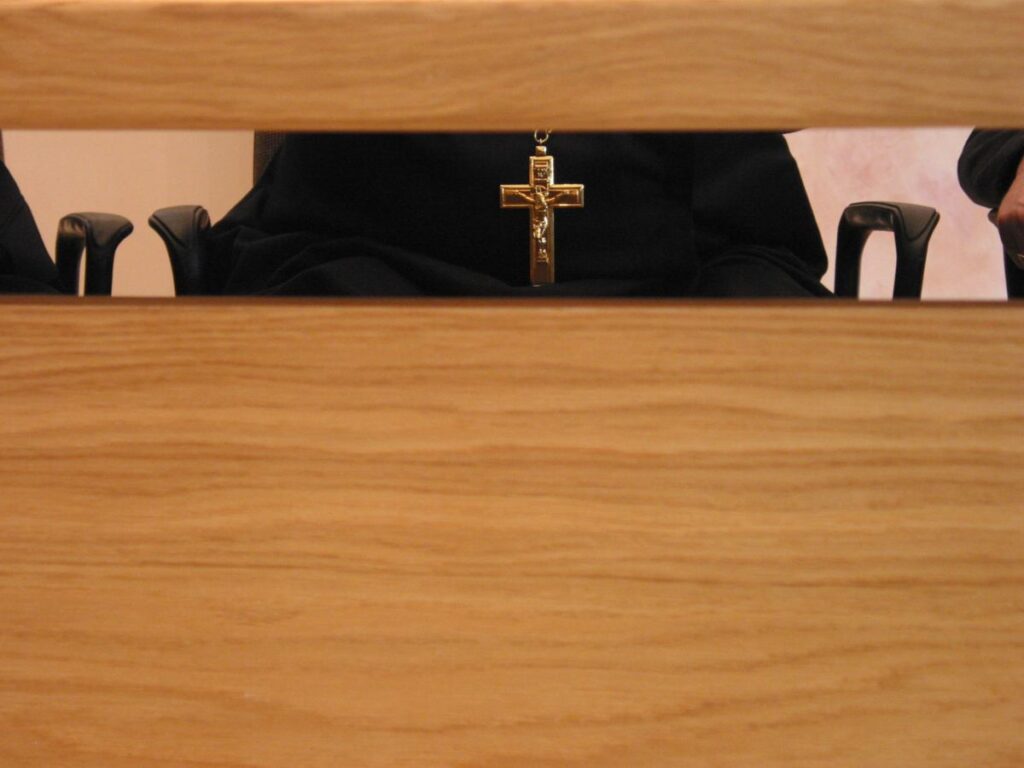 cemaat rahibi yuh cekti mahkemeye cikacak 24893