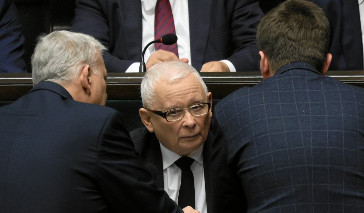 Czarnek degil duda degil polonyalilar hukuk ve adalet partisi nin basbakan adayinin kim olmasi gerektigini dusunuyor 22634