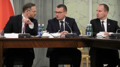 Daha buyuk hastalik sinyalleri nawrocki nin kabine sefi saptirma eylemi hakkinda konustu 23943