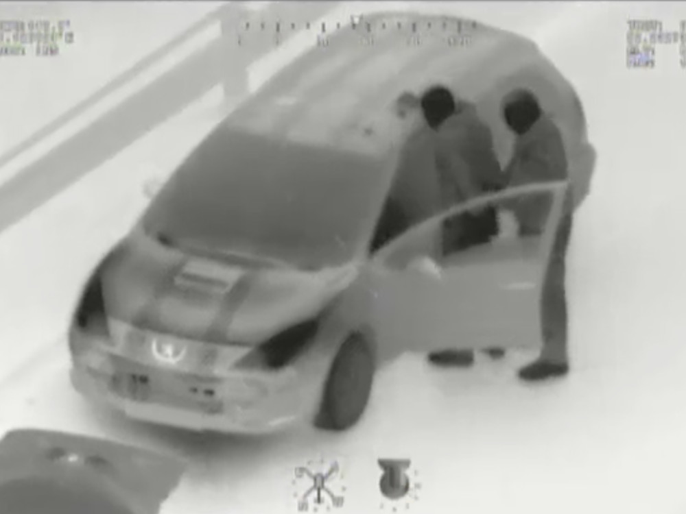 ehliyetsiz sarhos surucu polis helikopteri ekibiyle isbirligi sayesinde yakalandi video raporu 20831