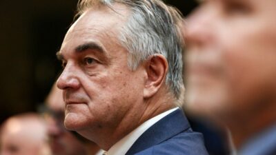 Eski basbakan icin aci bir yenilgi gorevine veda etmek zorunda 23376