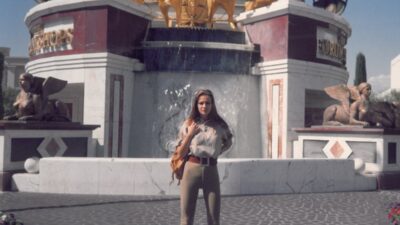 Evinin onunde kocasinin ve kizinin gozleri onunde oldu cucenin kr lewnie ye eslik etmesine izin verecek misiniz 23499