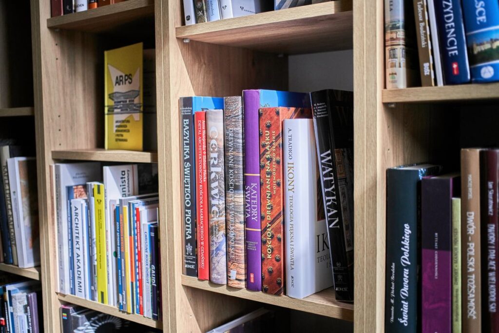 gazetecinin kitabi uzerine firtina bazi dipnotlari uydurmus yazar ve yayincidan tepki var 21533