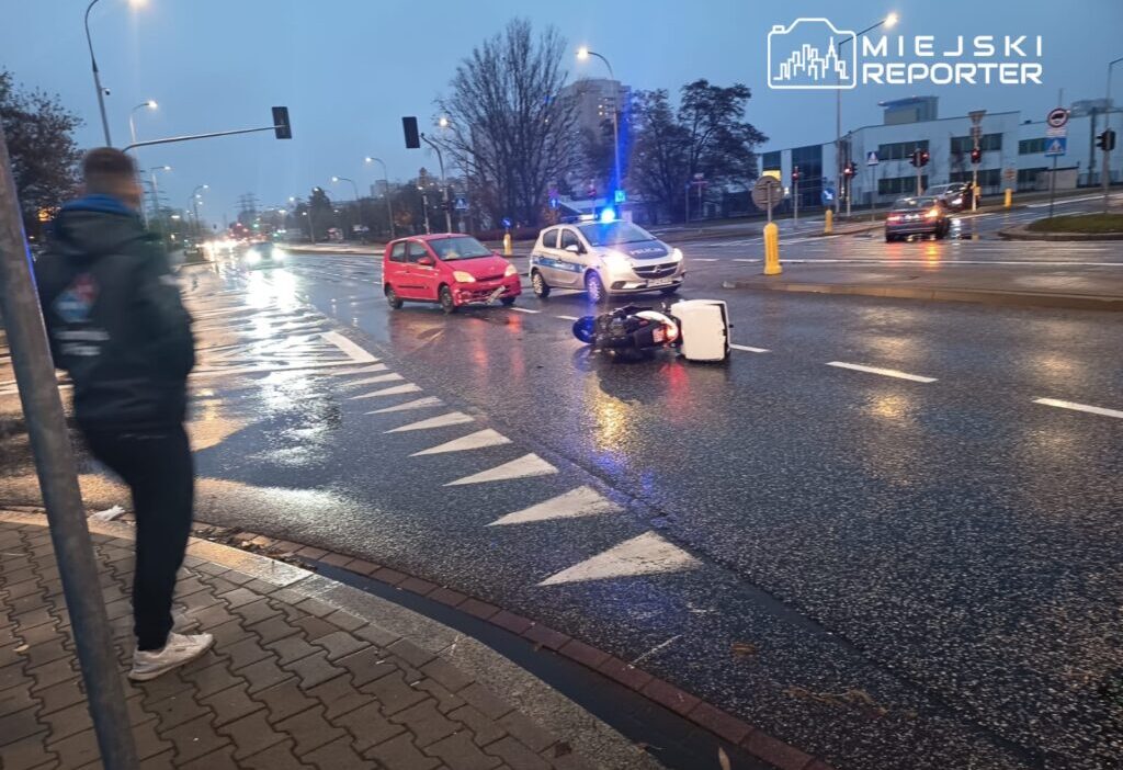 Goc aw da kirmizi isikta gecme ve bir scooter ile carpisma 22188