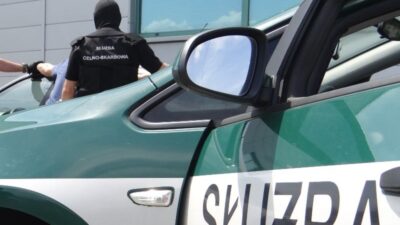 Hazine onemli bir kurumu tariyordu orada agir paralara hafif davranilirdi 23012