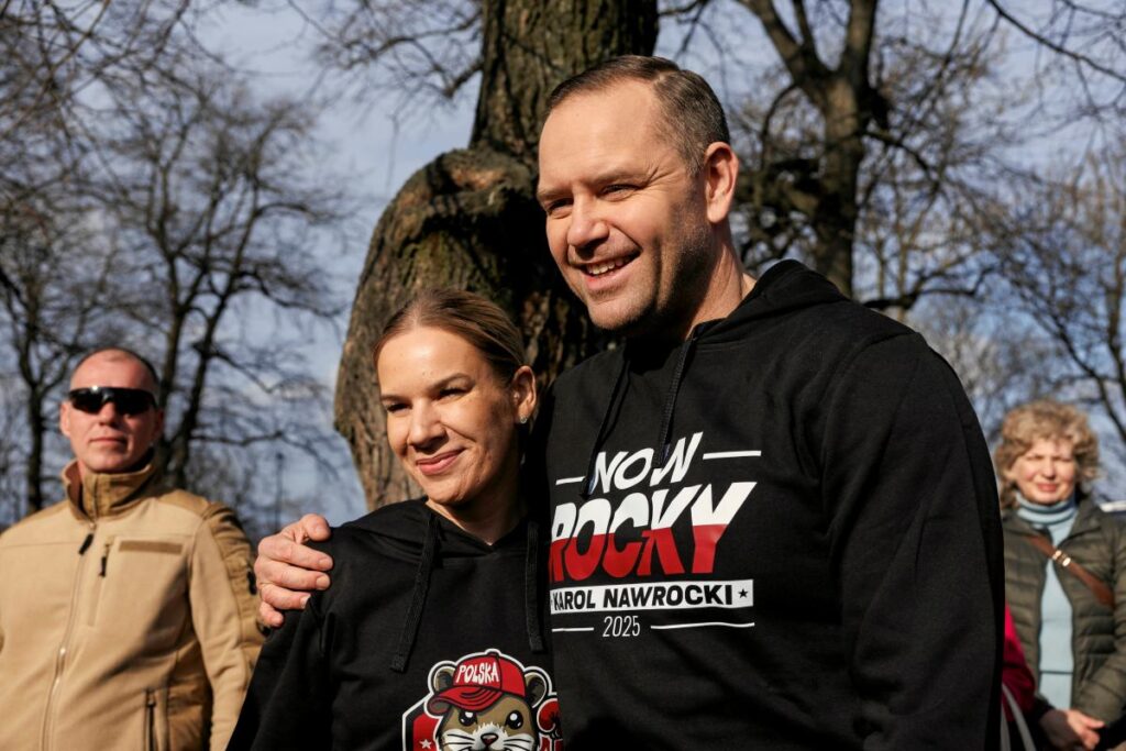 herkes kaybediyor sadece bu siyasetci polonyalilarin guvenini kazaniyor podyumda sasirtici degisiklik sondage 20544