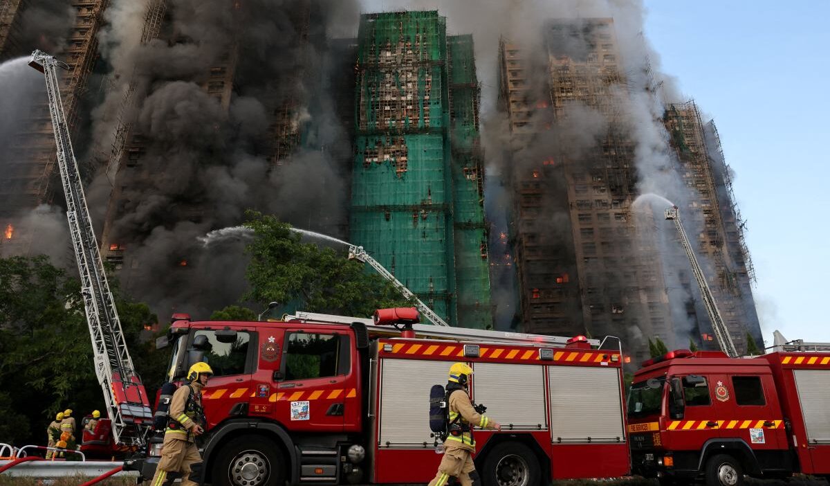 Hong kong da buyuk bir yuksek bina yangini kurbanlarin sayisi artti xi jinping konustu 25833