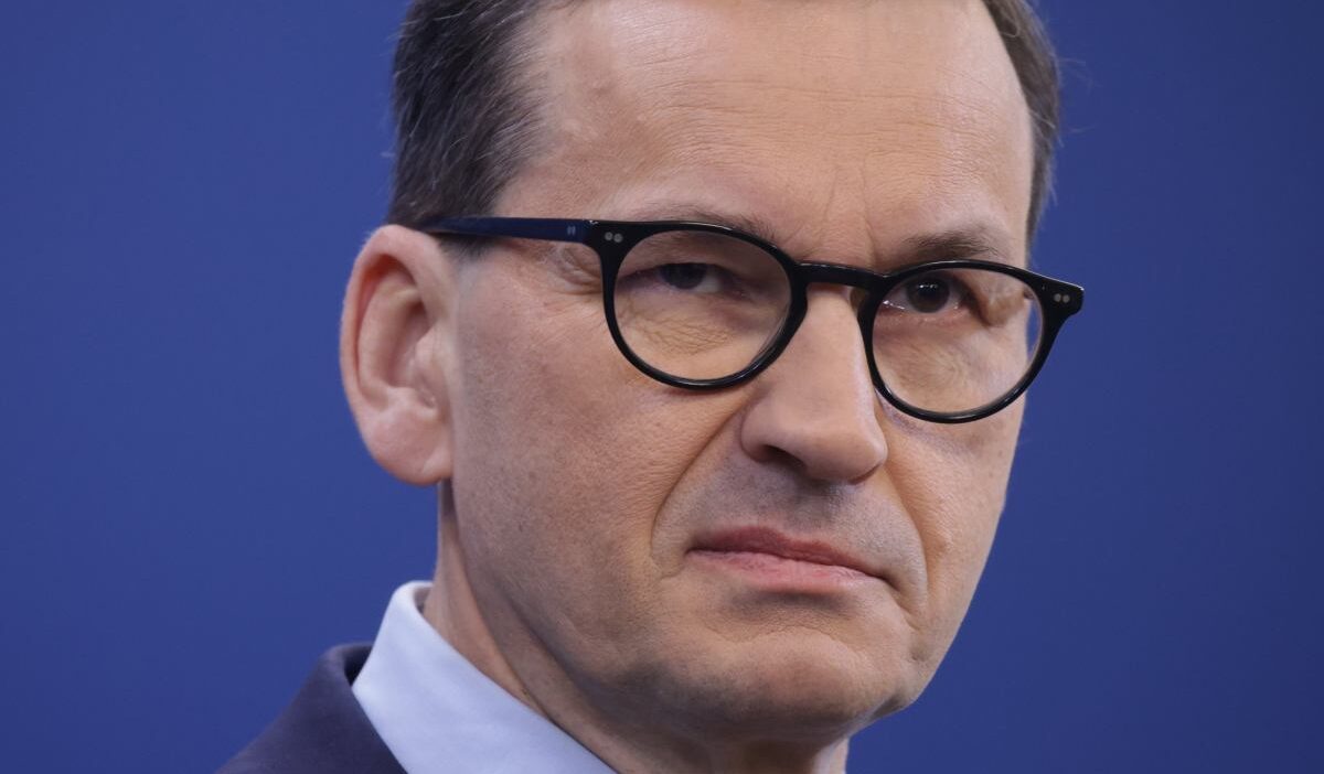 Hukuk ve adalet partisi'nde morawiecki etrafında gerginlik. "boğanın üzerindeki çarşaf gibi davranıyor". 1 Hukuk ve adalet partisi nde morawiecki etrafinda gerginlik boganin uzerindeki carsaf gibi davraniyor 26034