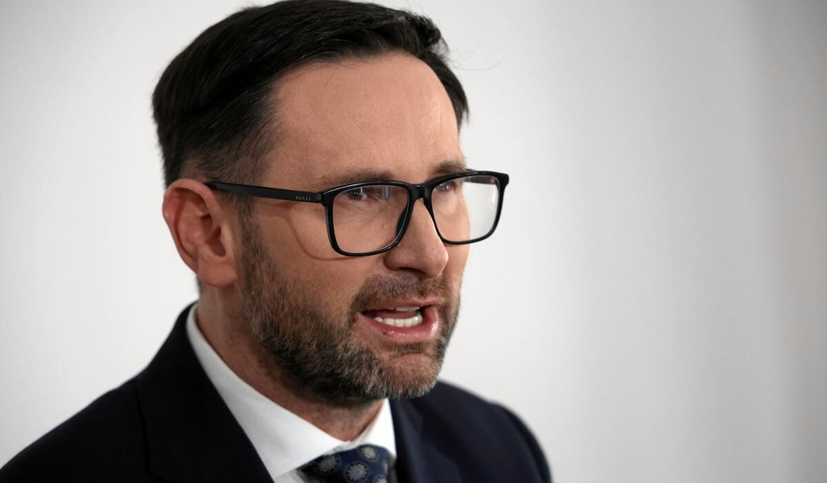 Hukuk ve adalet partisi obajtek i savunuyor tusk alay ediyor eski orlen ceo sundan basbakana yanit 22182