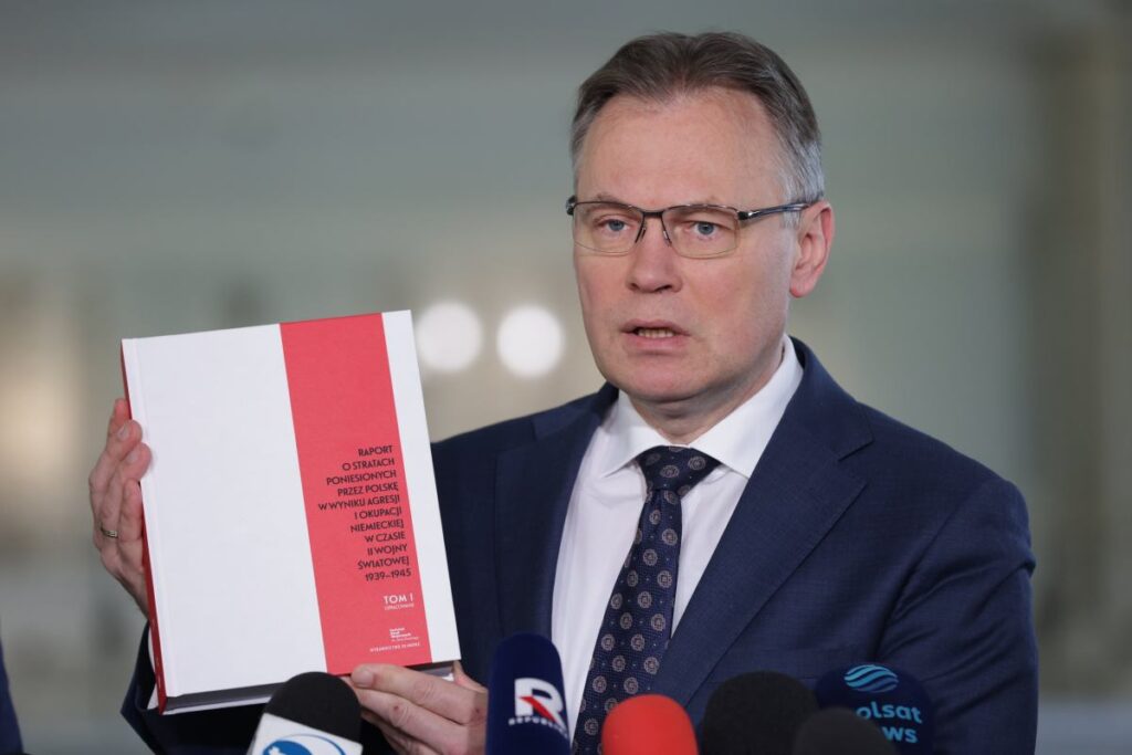 hukuk ve adalet politikacilari alman buyukelcisinin onunde egildi polonya yi terk etme zamani geldi 23427