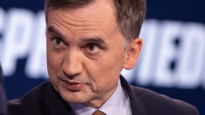 I ctuzuk komitesinin zbigniew ziobra hakkinda aldigi bir karar var yaklasik 30 oylama yapilacak 21647