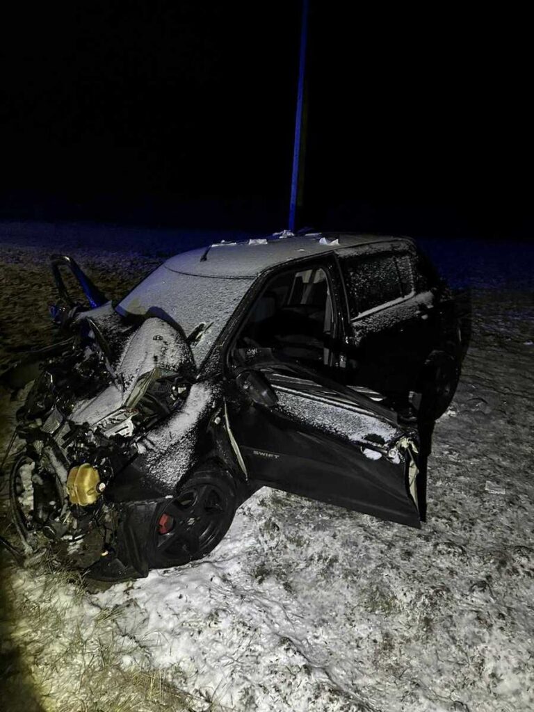 i ki araba onden carpisti uc kisi yaralandi yolcunun durumu ciddi 25396