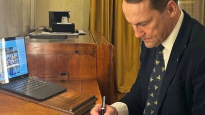 I stekliler koalisyonu bir toplanti duzenledi baglantilarda 40 tan fazla lider var biz olmadan bizim hakkimizda karar alinamaz 25602