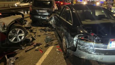 Jerozolimskie caddesi nde 8 aracin karistigi trafik kazasi yol trafige kapatildi 23266