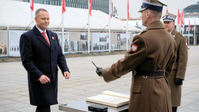 Karol nawrocki ukrayna vatandaslarina siniri cizdi son kez imzaladim 23257