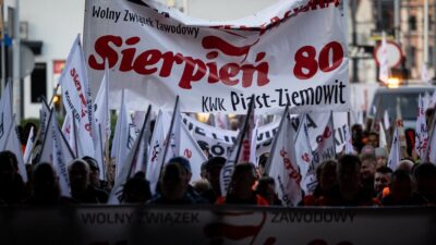 Katowice de buyuk protesto sendikacilar sokaklara dokuldu bunlarin arasinda isciler 21155