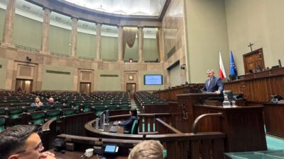 Komitenin ziobra hakkindaki olumlu gorusu sejm de oylama zamani si mdi den bi ldi kleri mi z 21683