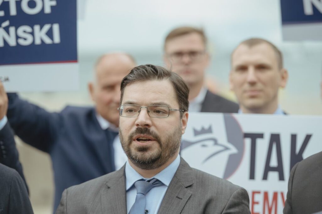 konfederasyon ap uyesi ziobra ile gorusmesinin ayrintilarini acikladi bunun hesabini vermeli 22206