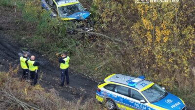 Kovalamaca sirasinda polis araci bir agaca carpti polis kactigi iddia edilen surucuyu yakaladi 20822