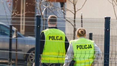 Krakow sokaklarinda takip 19 yasindaki genc kontrol icin durmadi polis silah kullandi 22140